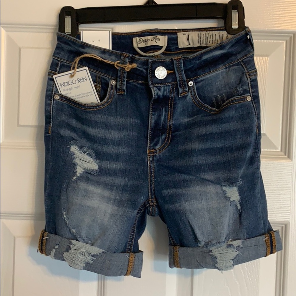 NWT Indigo Rein Distressed Highrise Shorts Size 1